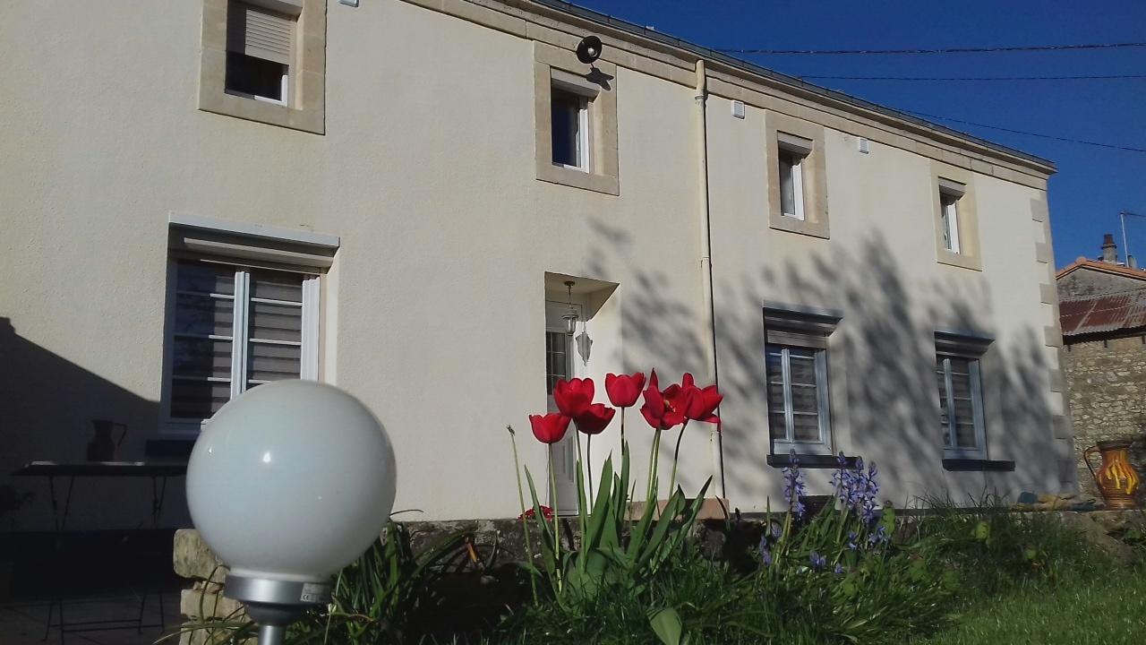 Entre Marais Et Gatine Bed & Breakfast Saint-Pompain Екстериор снимка