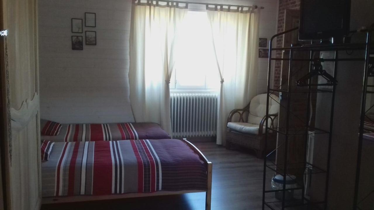 Entre Marais Et Gatine Bed & Breakfast Saint-Pompain Екстериор снимка